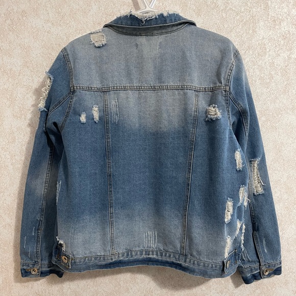 Ci Sono heavily distressed loose fit jean jacket. - Picture 2 of 5
